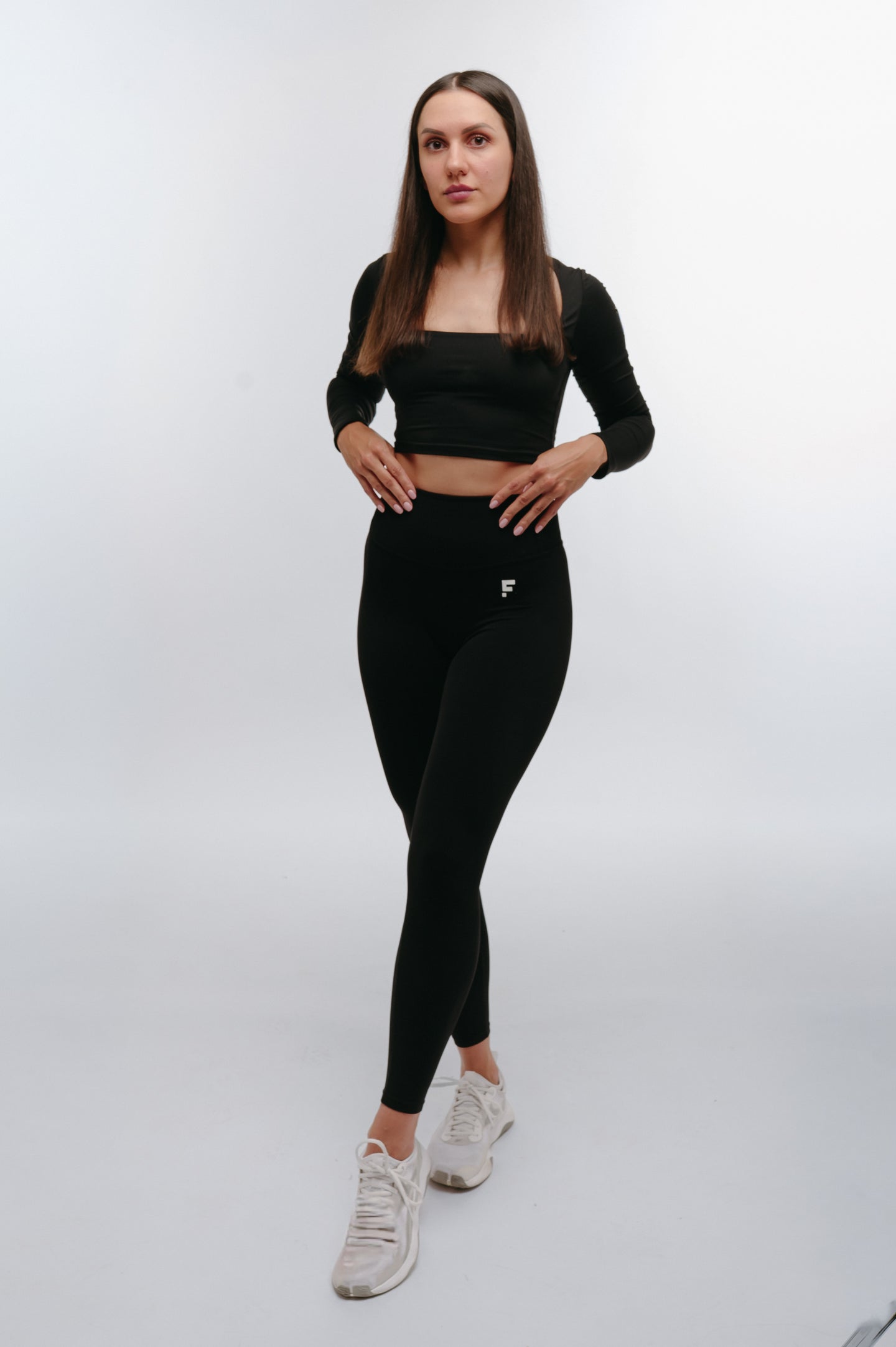 ESSENTIAL. Leggings