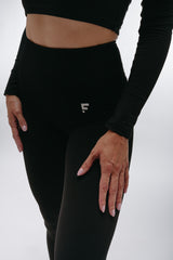 ESSENTIAL. Leggings